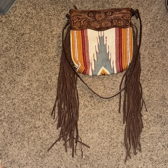 Saddle blanket fringe purse - Picture 1 of 3